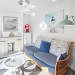 Host & - Mumbles Semesterbostad