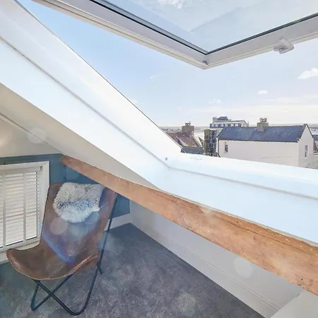 Host & - Mumbles * Whitby